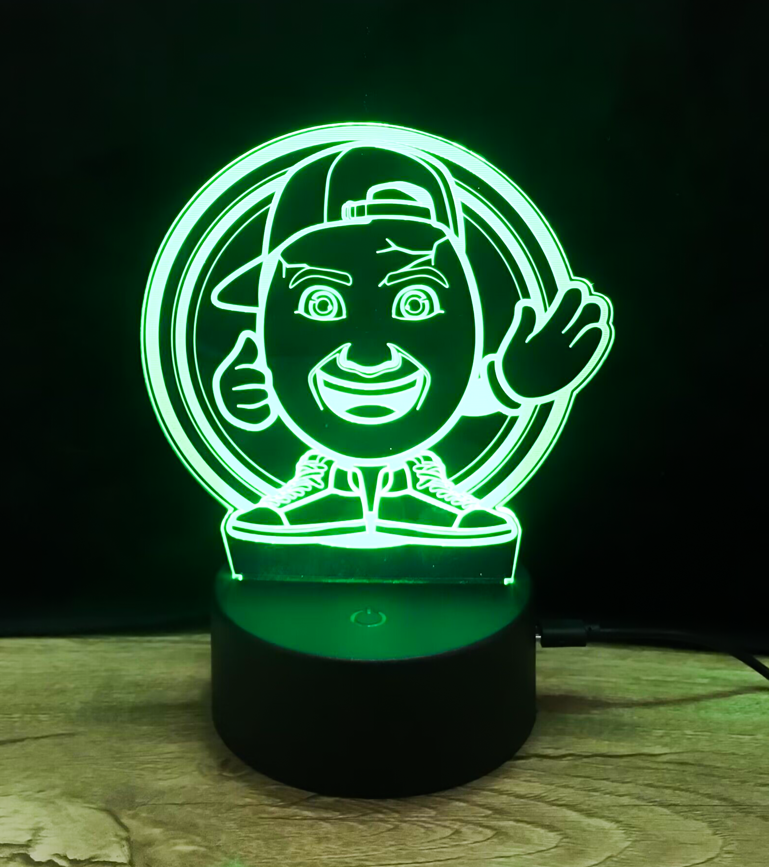 Grüne ClashGames 3D-LED-Lampe mit dem leuchtenden Clashi-Umriss – cooles Deko-Highlight für jedes Gaming-Setup oder Fan-Zimmer.
