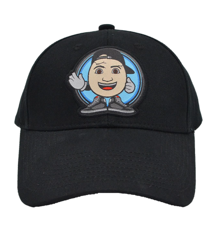 Schwarze Basecap mit frontal platziertem ClashGames Cartoon-Logo – rundes Patch mit lachender Figur, Basecap und Sneakers. Hochwertige Stickerei, verstellbarer Verschluss und perfektes Accessoire für Fans.